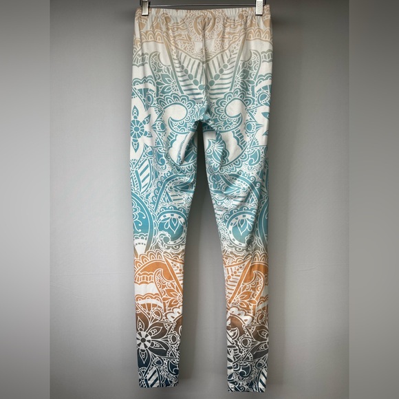 2018 Miss Hooters International Pageant Competitor Leggings - Picture 3 of 13